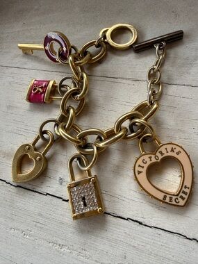 RARE Vintage Victoria Secret Charm Bracelet NICE